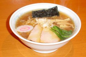 白河ラーメンは素朴な懐かしさを感じるラーメンです。
あっさりしながらしっかりとしたコクを感じることができる美味しいラーメンです。